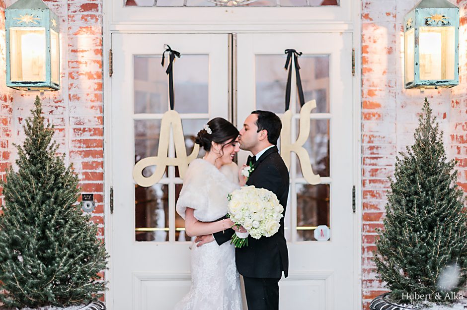 new haven lawn club winter wedding with HK photography Hubert and Alka