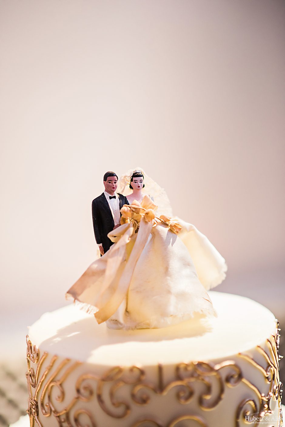 new haven lawn club winter wedding with HK photography Hubert and Alka