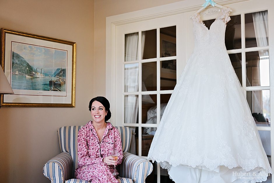 Oceanside Estate Wedding Photos At Eolia Mansion | Harkness Memorial Park Spring Wedding