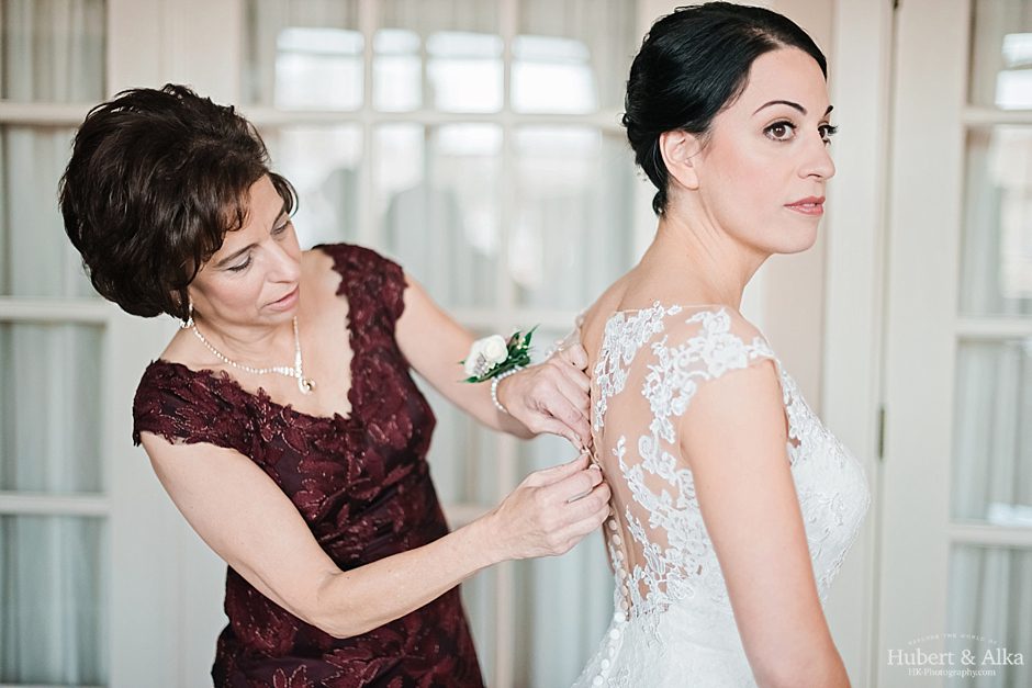 Oceanside Estate Wedding Photos At Eolia Mansion | Harkness Memorial Park Spring Wedding