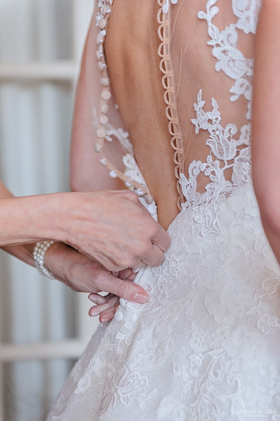 Oceanside Estate Wedding Photos At Eolia Mansion | Harkness Memorial Park Spring Wedding