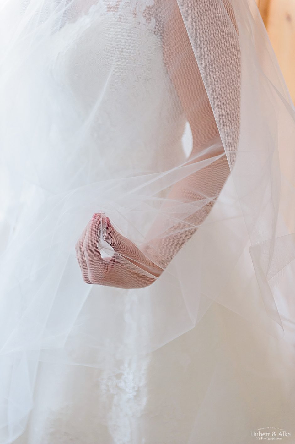 Oceanside Estate Wedding Photos At Eolia Mansion | Harkness Memorial Park Spring Wedding