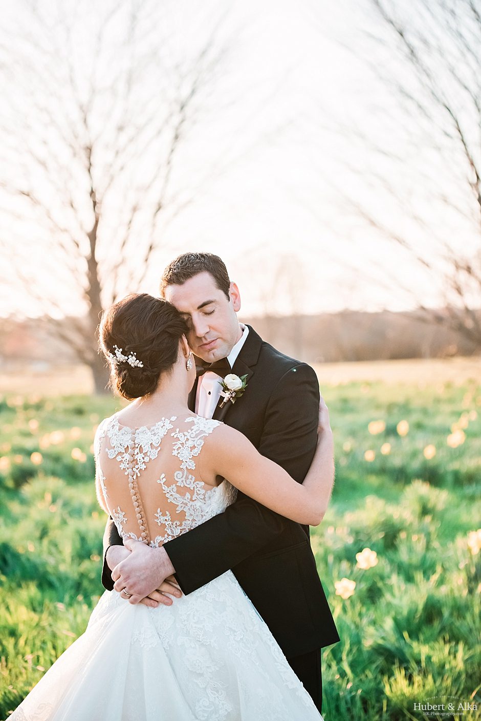 Oceanside Estate Wedding Photos At Eolia Mansion | Harkness Memorial Park Spring Wedding