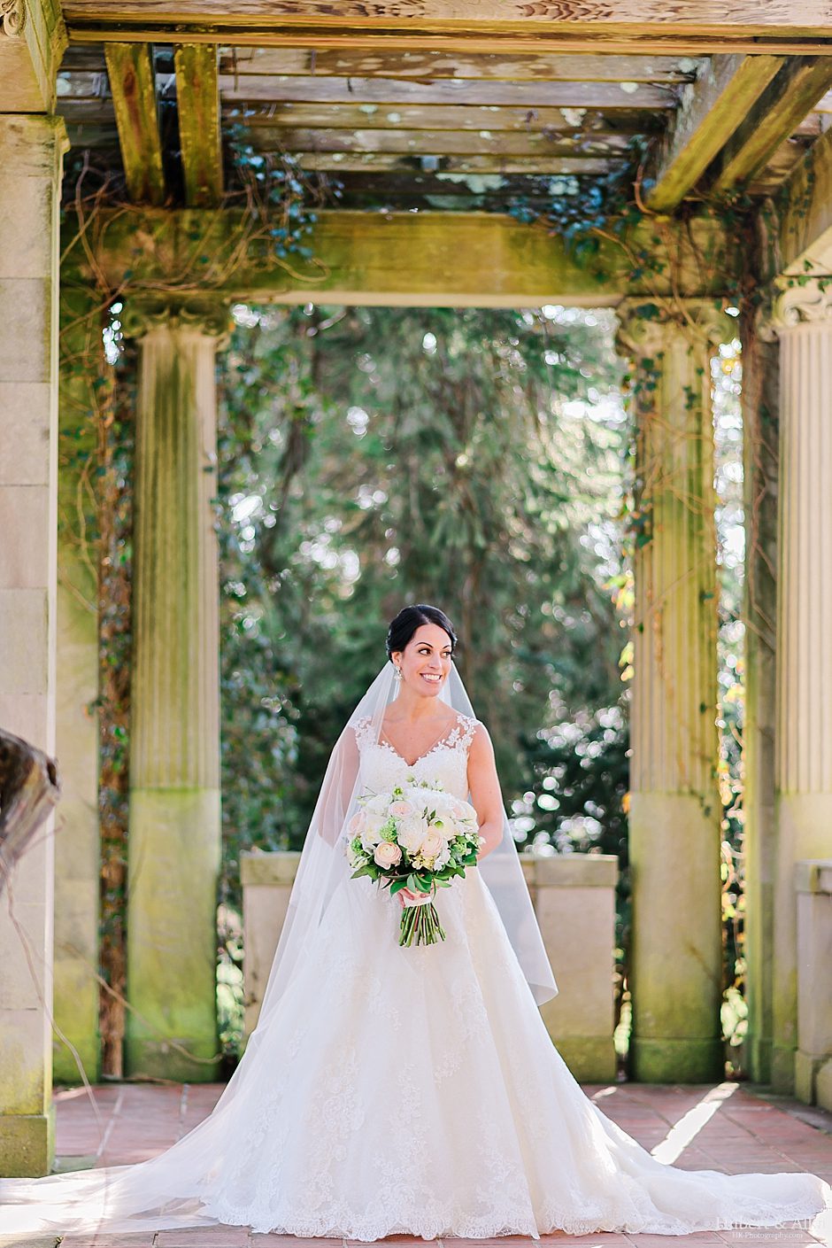 Oceanside Estate Wedding Photos At Eolia Mansion | Harkness Memorial Park Spring Wedding
