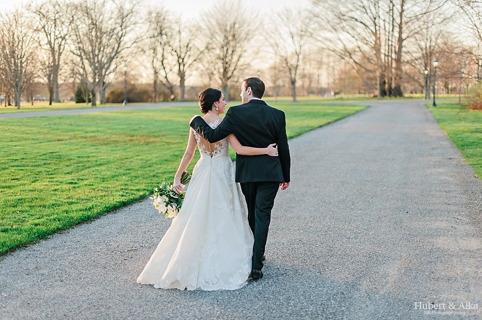 Oceanside Estate Wedding Photos At Eolia Mansion | Harkness Memorial Park Spring Wedding