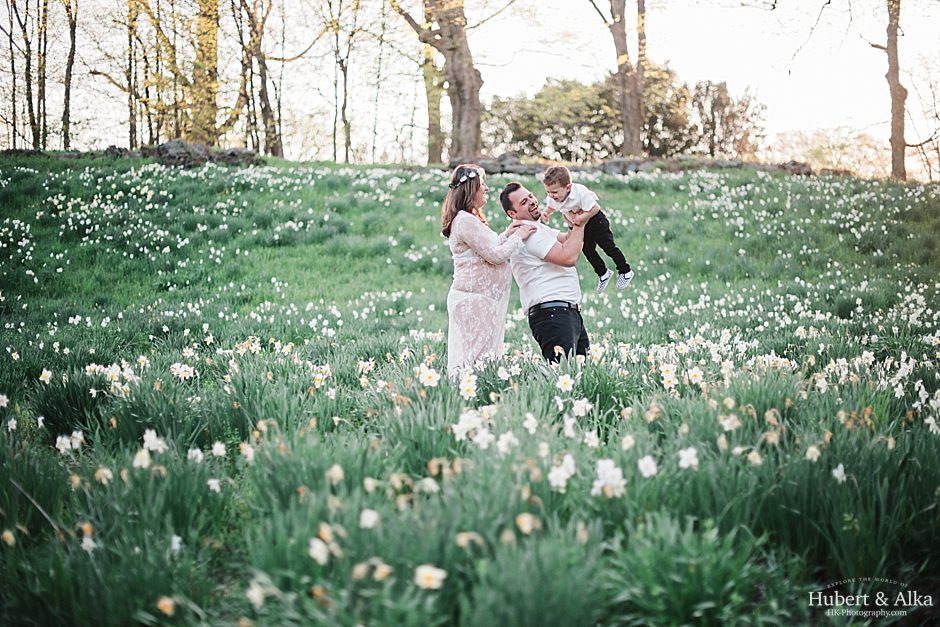 Maternity Family Photo Session in Connecticut | Maternity Photographer