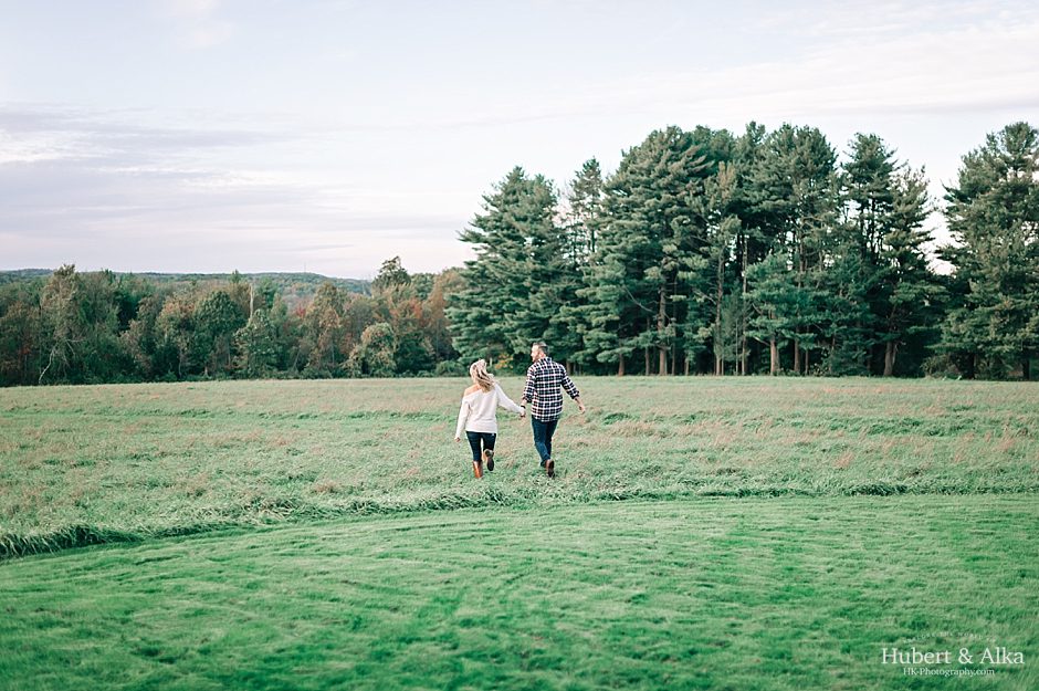 A Topsmead State Forest Autumn Engagement Session | Engagement Photo Ideas in Connecticut