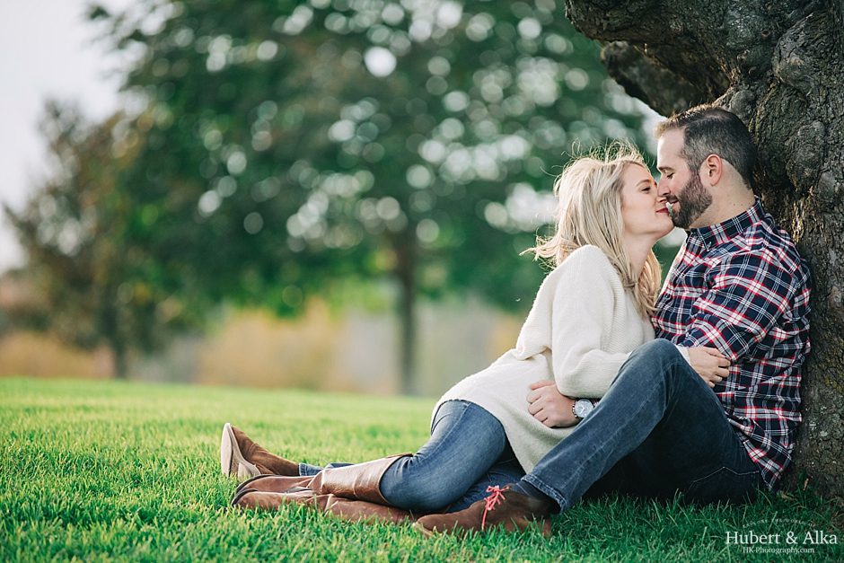 A Topsmead State Forest Autumn Engagement Session | Engagement Photo Ideas in Connecticut