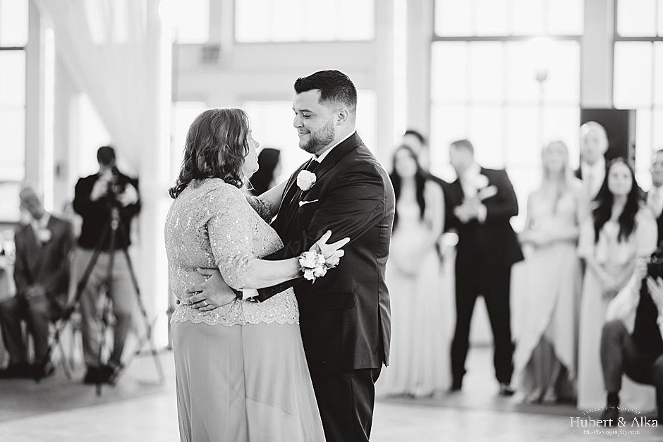 CT Lighthouse Point Park Carousel Wedding Photos