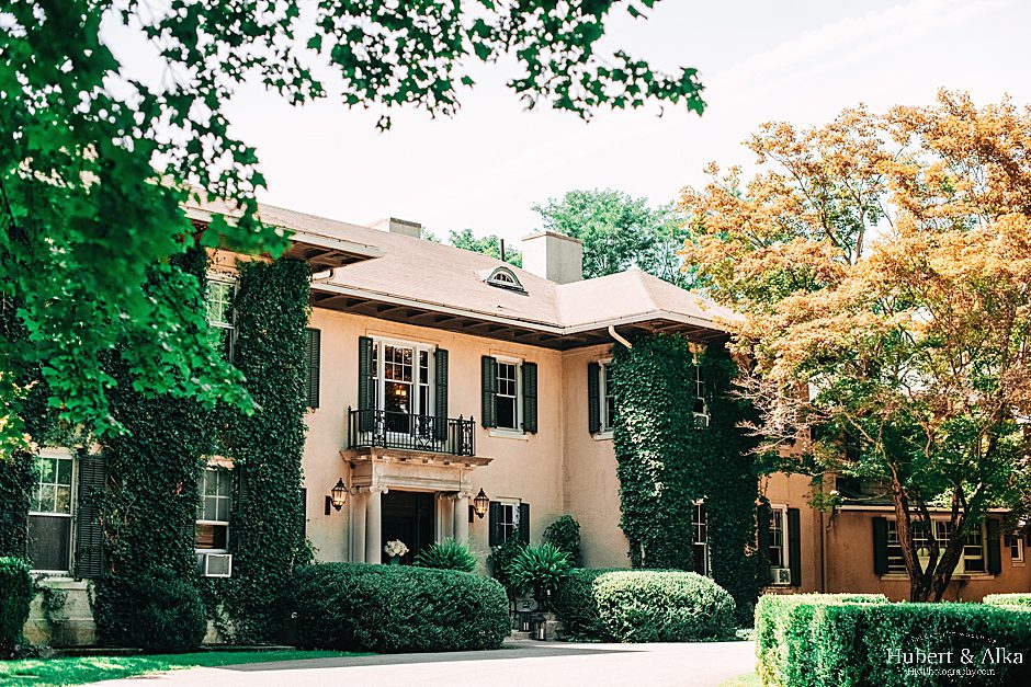 A Summer Wedding at Lord Thompson Manor Photos