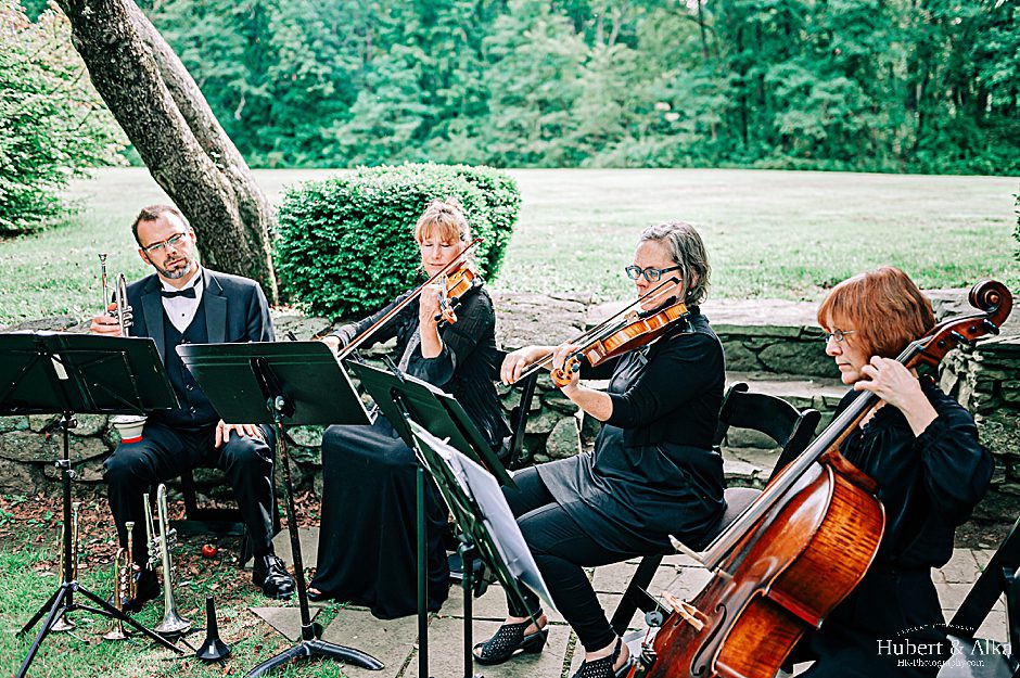 A Summer Wedding at Lord Thompson Manor Photos