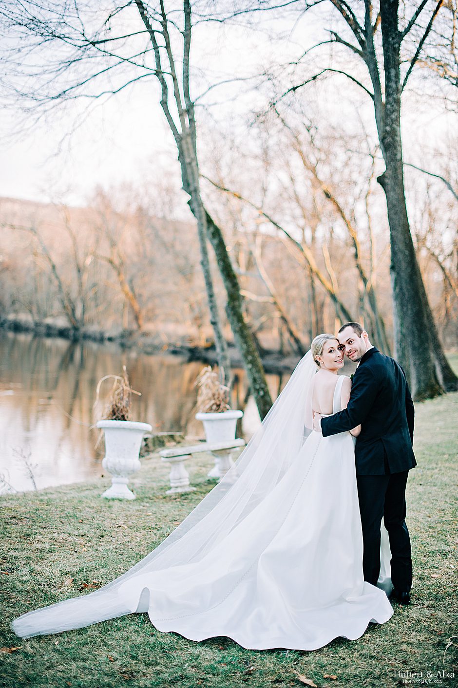 The Riverview Winter Wedding Photos