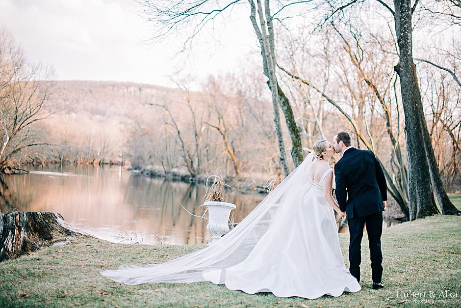 The Riverview Winter Wedding Photos
